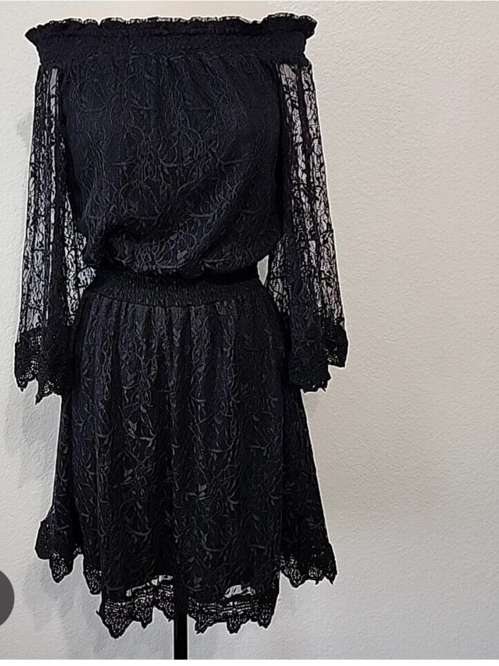 VENUS Black Off-Shoulder Lace Long Sleeve Dress
